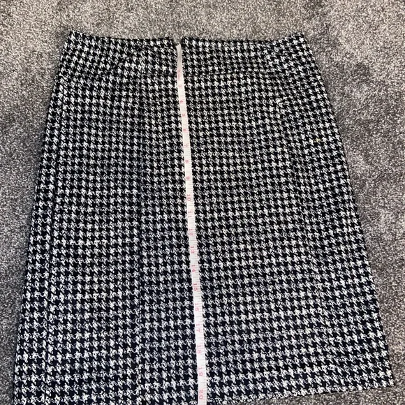 Michael Kors Black and White Houndstooth Pencil Skirt Size 8 Office Siren - Picture 4 of 5